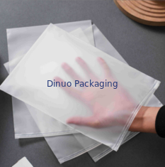 Sac zippé en plastique givré transparent CPE PE avec performance recyclable et anti-poussière