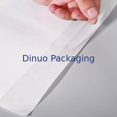 Enveloppe blanche de poche d'emballage de sac de papier cristal estampillé par habillement imperméable de logo fait sur commande