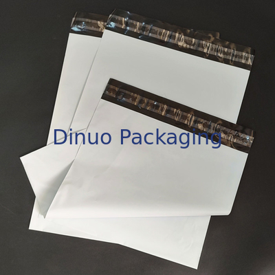 Noir blanc de sac de Polymailer d'enveloppe réutilisée imprimé par coutume pour l'expédition exprès de courrier