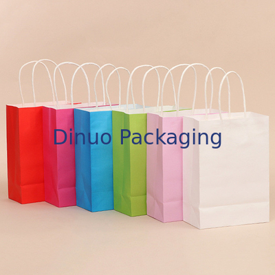 Sac fait sur commande d'emballage de cadeau de Logo Printing Reusable Kraft Paper avec la poignée