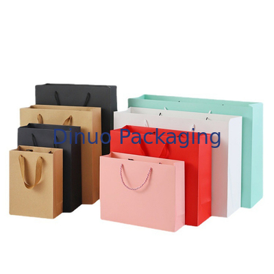 Le sac supérieur biodégradable réutilisable de poignée a adapté le sac aux besoins du client d'emballage de cadeau de papier d'emballage