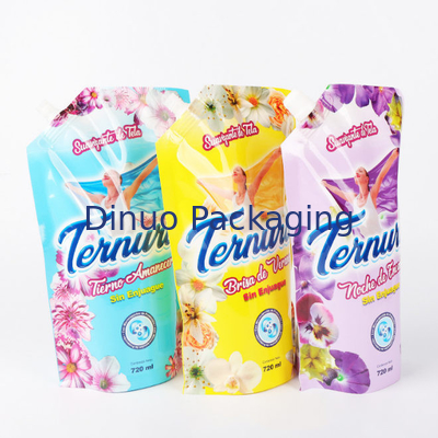 Le support imprimé fait sur commande de détergent de blanchisserie vers le haut des poches remplissent le sac d'emballage de savon de liquide