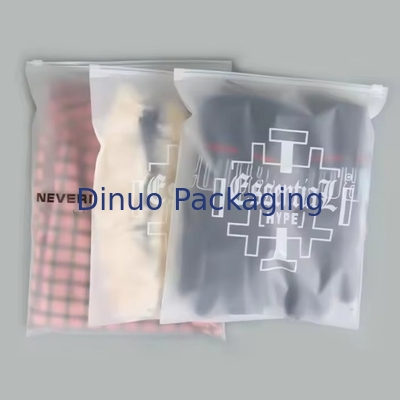 Sacs d'emballage à fermeture à glissière CPE personnalisés Sacs en plastique à fermeture à glissière transparente Sacs en plastique recouvertables pour vêtements