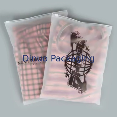 Sacs d'emballage à fermeture à glissière CPE personnalisés Sacs en plastique à fermeture à glissière transparente Sacs en plastique recouvertables pour vêtements