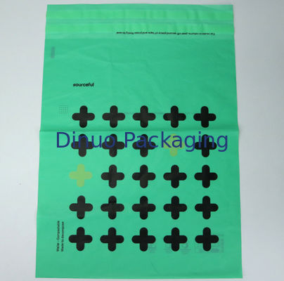 Un transport maritime sûr et durable avec un sac de courrier compostable en vert et en or