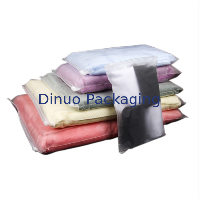 Sac zippé en plastique givré transparent CPE PE avec performance recyclable et anti-poussière