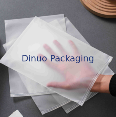 Sac zippé en plastique givré transparent CPE PE avec performance recyclable et anti-poussière