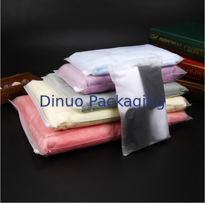 Sacs à fermeture éclair CPE auto-scellants personnalisés avec logo imprimé Sac à fermeture éclair en plastique givré