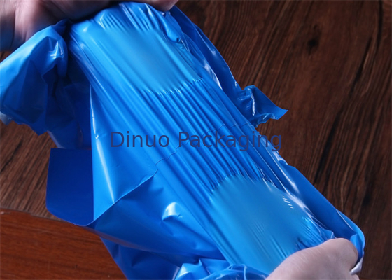 L'annonce Co-expulsée bleue de film met en sac les enveloppes en plastique pour signaler étanche à l'humidité