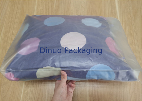 Sacs clairs d'emballage de PVC avec le bouton pour l'oreiller et le paquet de costume de quatre morceaux