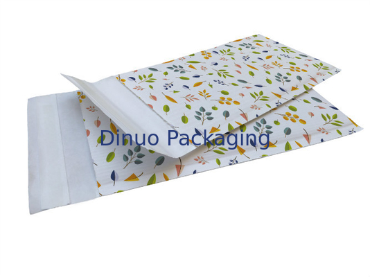 Aucune enveloppes matelassées ondulées blanches en plastique de papier d'emballage écologiques