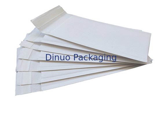 Enveloppes ondulées adaptées aux besoins du client de Papier d'emballage de logo 150*220mm pour des cadeaux