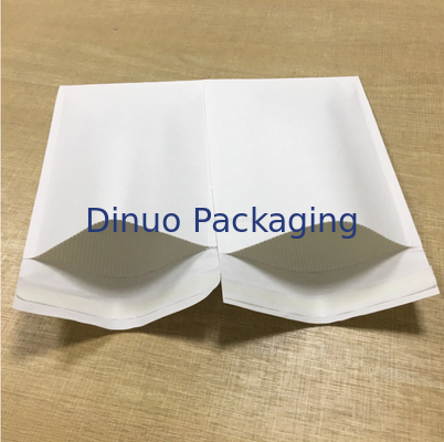 Le papier ondulé biodégradable de produit nouveau a capitonné l'enveloppe rigide pour exprès