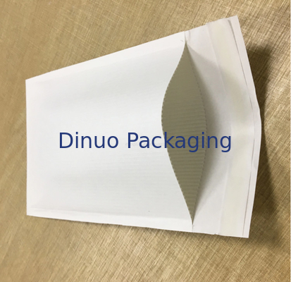 Le papier ondulé biodégradable de produit nouveau a capitonné l'enveloppe rigide pour exprès