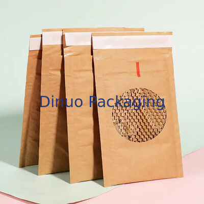 Sacs en papier en nid d'abeille rembourrés en papier léger qui répondent aux normes USPS et aux normes des transporteurs maritimes, parfaits pour un emballage sûr